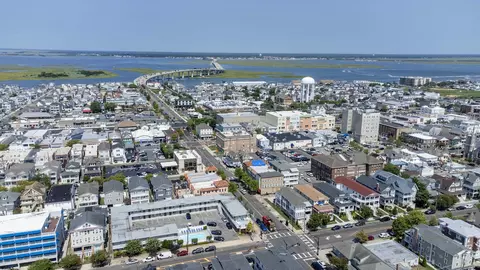 900 Wesley Ave #210, Ocean City, NJ 08226