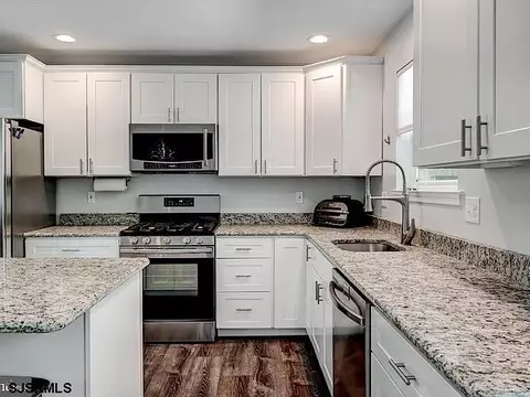 Kitchen - 233 Walnut Ave, Berlin, NJ 08009 photo 2 of 3