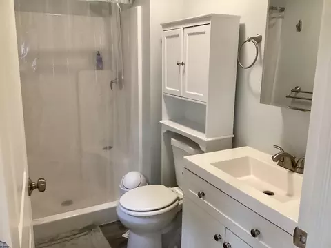 Bath - 233 Walnut Ave, Berlin, NJ 08009 photo 1 of 2