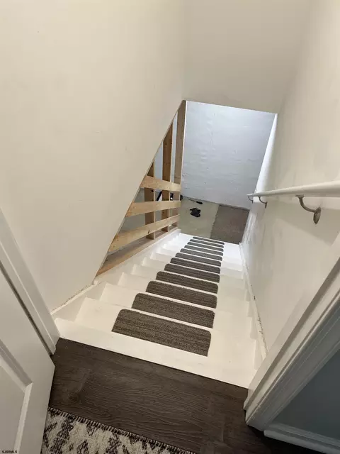 Entry Way - 233 Walnut Ave, Berlin, NJ 08009 photo 3 of 4