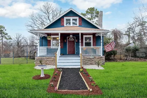 30 2nd St, Franklinville, NJ 08322