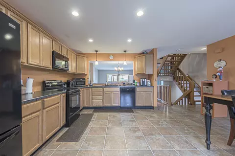 Kitchen - 6 Marc Ln, Brigantine, NJ 08203 photo 2 of 4
