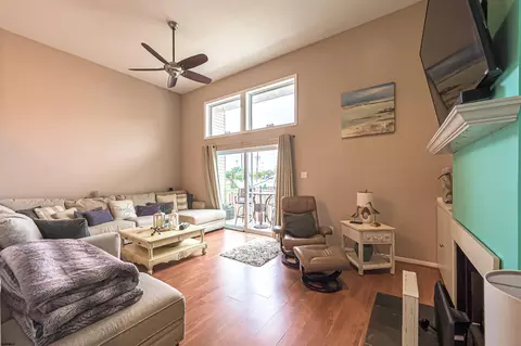 Living - 6 Marc Ln, Brigantine, NJ 08203 photo 2 of 5