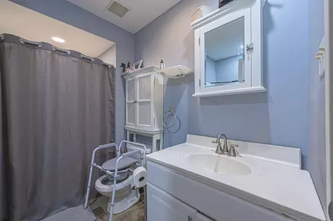 Bath - 6 Marc Ln, Brigantine, NJ 08203 photo 1 of 2