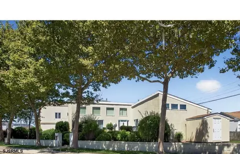 1 Seaside Ct, Margate City, NJ 08402