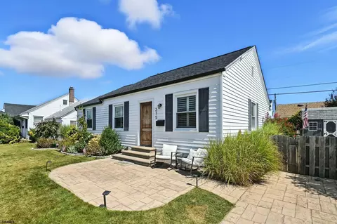 215 N Newark Ave, Ventnor City, NJ 08406