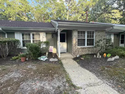 152 Club Pl #152, Galloway, NJ 08205