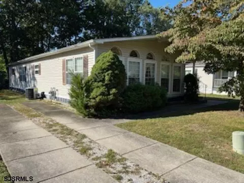 10 Locust Ct, Mays Landing, NJ 08330