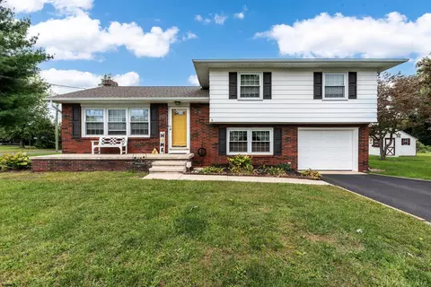 584 Overbrook Rd, Vineland, NJ 08360