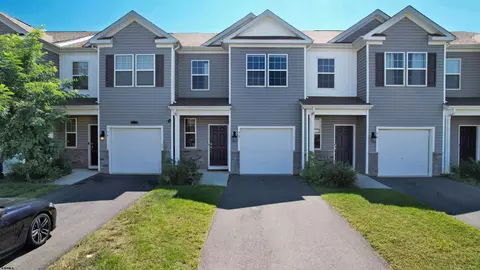 70 Arlotta St, Glassboro, NJ 08028