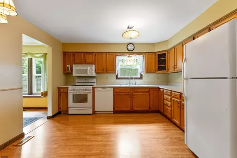 Kitchen - 208 Crestview Ave, Galloway, NJ 08205 photo 2 of 2