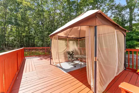 Exterior - 208 Crestview Ave, Galloway, NJ 08205 photo 4 of 6