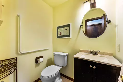 Bath - 208 Crestview Ave, Galloway, NJ 08205 photo 1 of 4