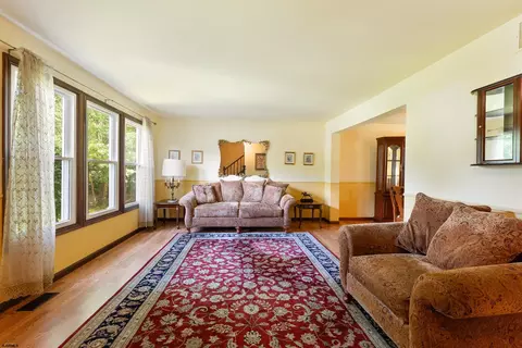 Living - 208 Crestview Ave, Galloway, NJ 08205 photo 1 of 5