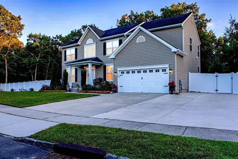 279 Churchill Dr, Egg Harbor Township, NJ 08234