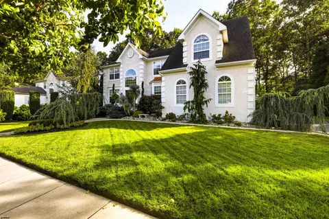 267 Churchill Dr, Egg Harbor Township, NJ 08234