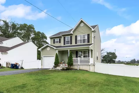 Exterior - 711 E Ocean Ave, Galloway, NJ 08205 photo 2 of 6