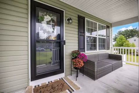 Exterior - 711 E Ocean Ave, Galloway, NJ 08205 photo 3 of 6