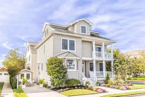 38 N Gladstone Ave, Margate City, NJ 08402