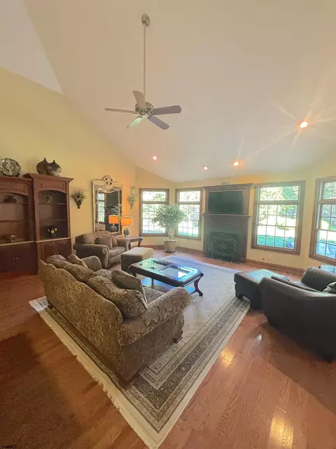 153 Oak Leaf Rd, Berlin, NJ 08009 photo 28