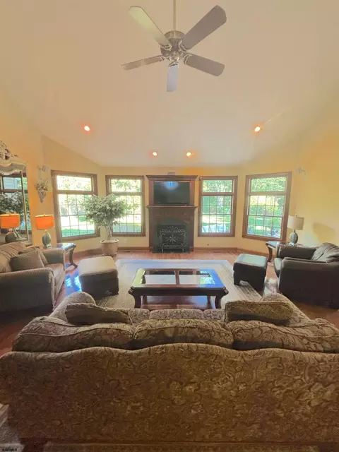 153 Oak Leaf Rd, Berlin, NJ 08009 photo 29