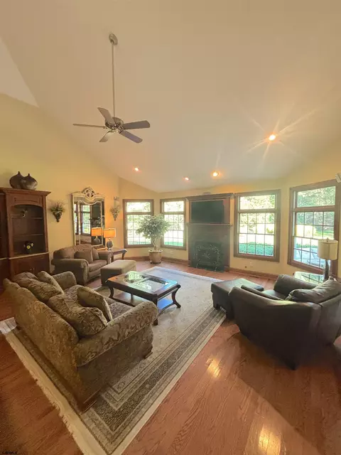 153 Oak Leaf Rd, Berlin, NJ 08009 photo 31