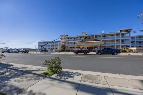 200 Bay Ave #301, Ocean City, NJ 08226