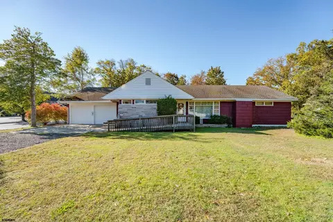 33 E Mechanic St, Cape May Court House, NJ 08210