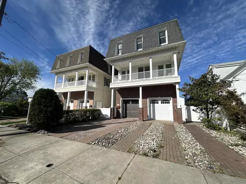 7 S Monroe Ave, Margate City, NJ 08402