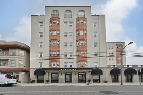 807 E 8th St #402, Ocean City, NJ 08226