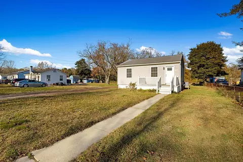 114 W Main St, Cape May Court House, NJ 08210