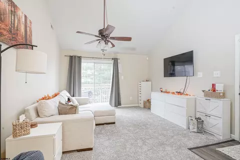 1215 Tristram Cir #1215, Mantua, NJ 08051