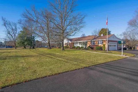 Exterior - 19 Middle Rd, Hammonton, NJ 08037 photo 2 of 11