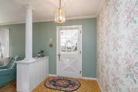 Entry Way - 19 Middle Rd, Hammonton, NJ 08037 photo 1 of 3