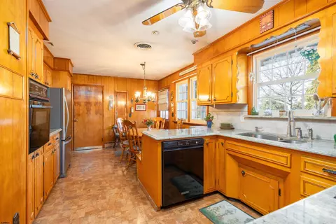 Kitchen - 19 Middle Rd, Hammonton, NJ 08037 photo 2 of 3