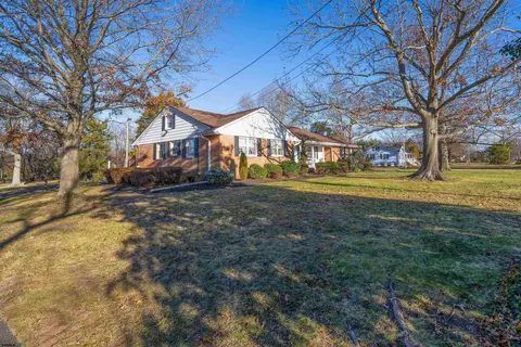 Exterior - 19 Middle Rd, Hammonton, NJ 08037 photo 3 of 11