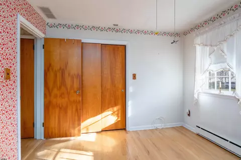 Bedroom - 19 Middle Rd, Hammonton, NJ 08037 photo 3 of 5