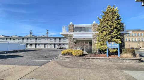 900 Wesley Ave #208, Ocean City, NJ 08226