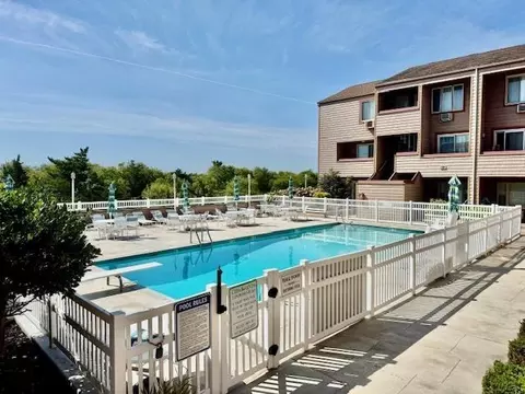 330 42nd St S #B20, Brigantine, NJ 08203