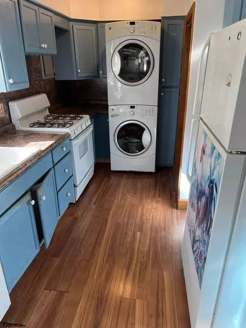Kitchen - 604 Biscayne Ave, Galloway, NJ 08205 photo 2 of 4