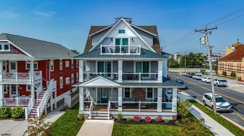 800 St Charles Pl, Ocean City, NJ 08226