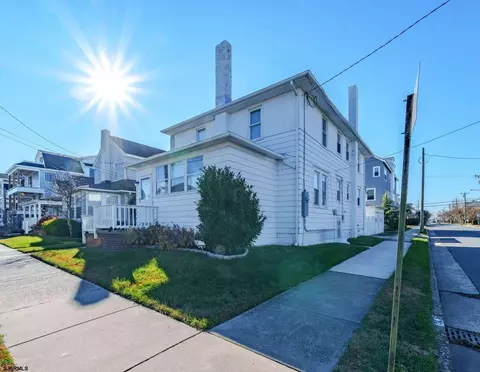 28 N Kenyon Ave, Margate City, NJ 08402