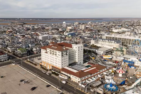 719 E 11th St #908, Ocean City, NJ 08226