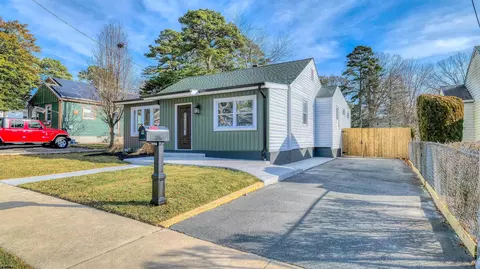 130 Davis Ave, Absecon, NJ 08201