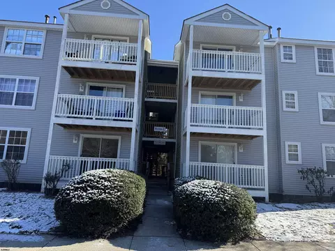 2 Oyster Bay Rd #K, Absecon, NJ 08201