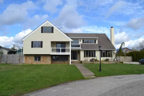 9 Saint Andrews Dr, Northfield, NJ 08225
