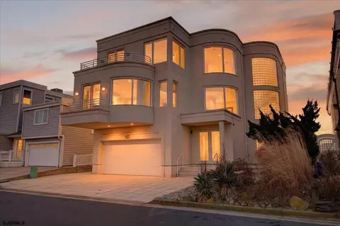 9 Point Dr, Longport, NJ 08403