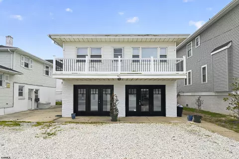 11 E 7th St #A, Ocean City, NJ 08226