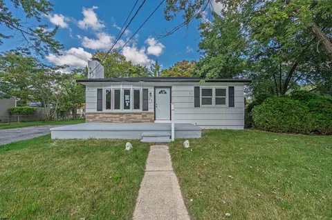 25 Robin Rd, Egg Harbor Township, NJ 08234