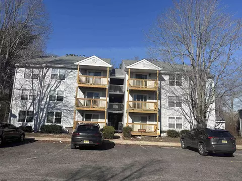 4 Oyster Bay Rd # M, Absecon, NJ 08201